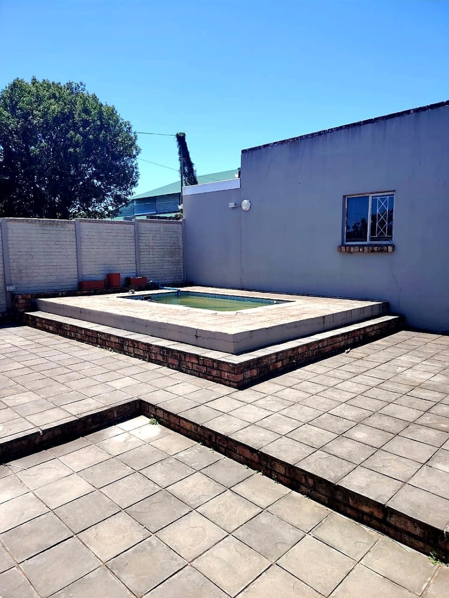 4 Bedroom Property for Sale in Amalinda Eastern Cape